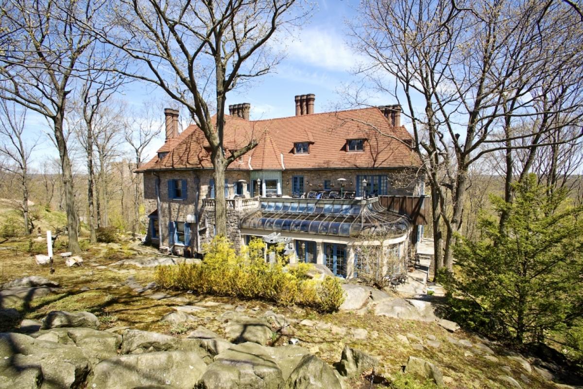 Certainly not Jughead's house - maybe veronica's?