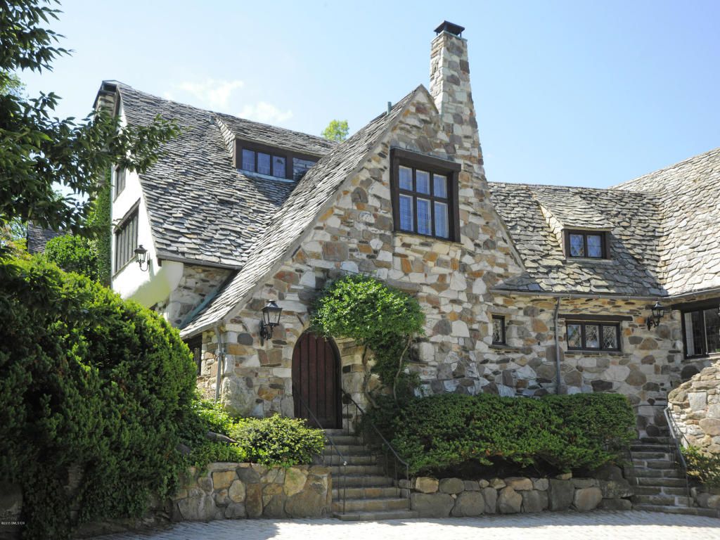 30 Round Hill Club Road