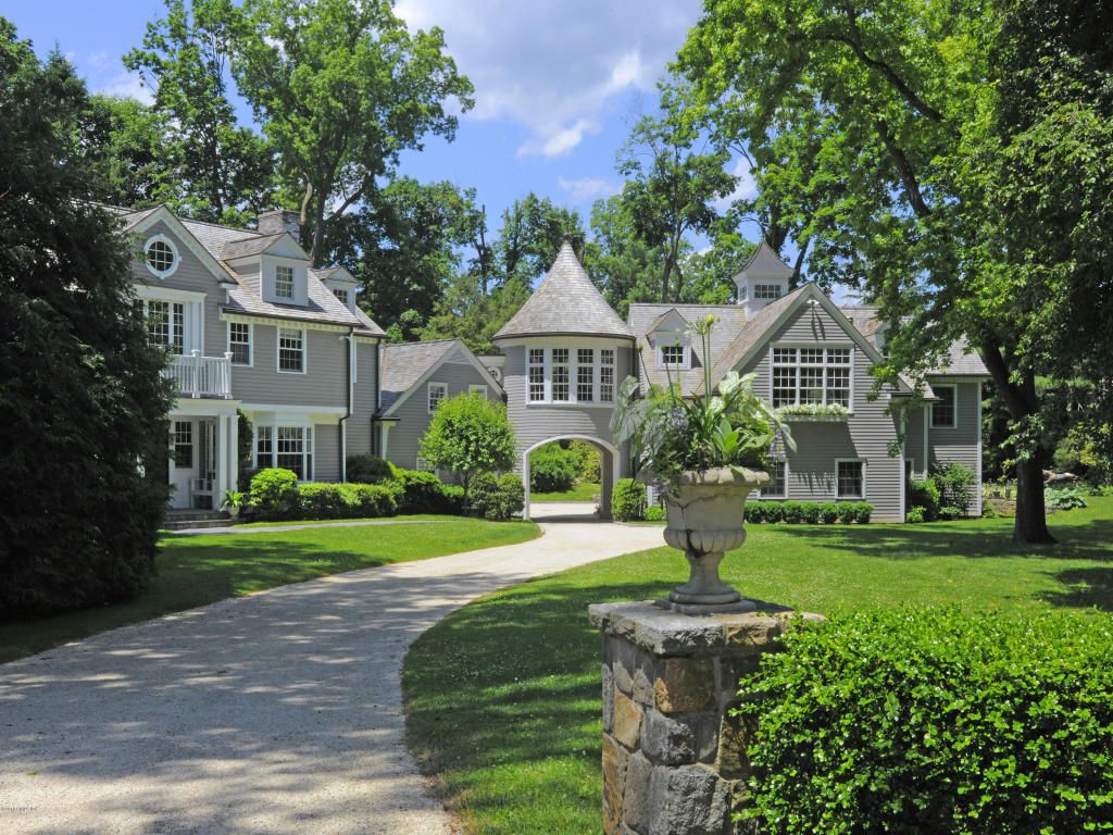 8 Cathlow Drive