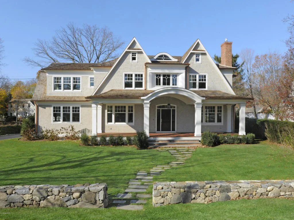 105 Shore Rd