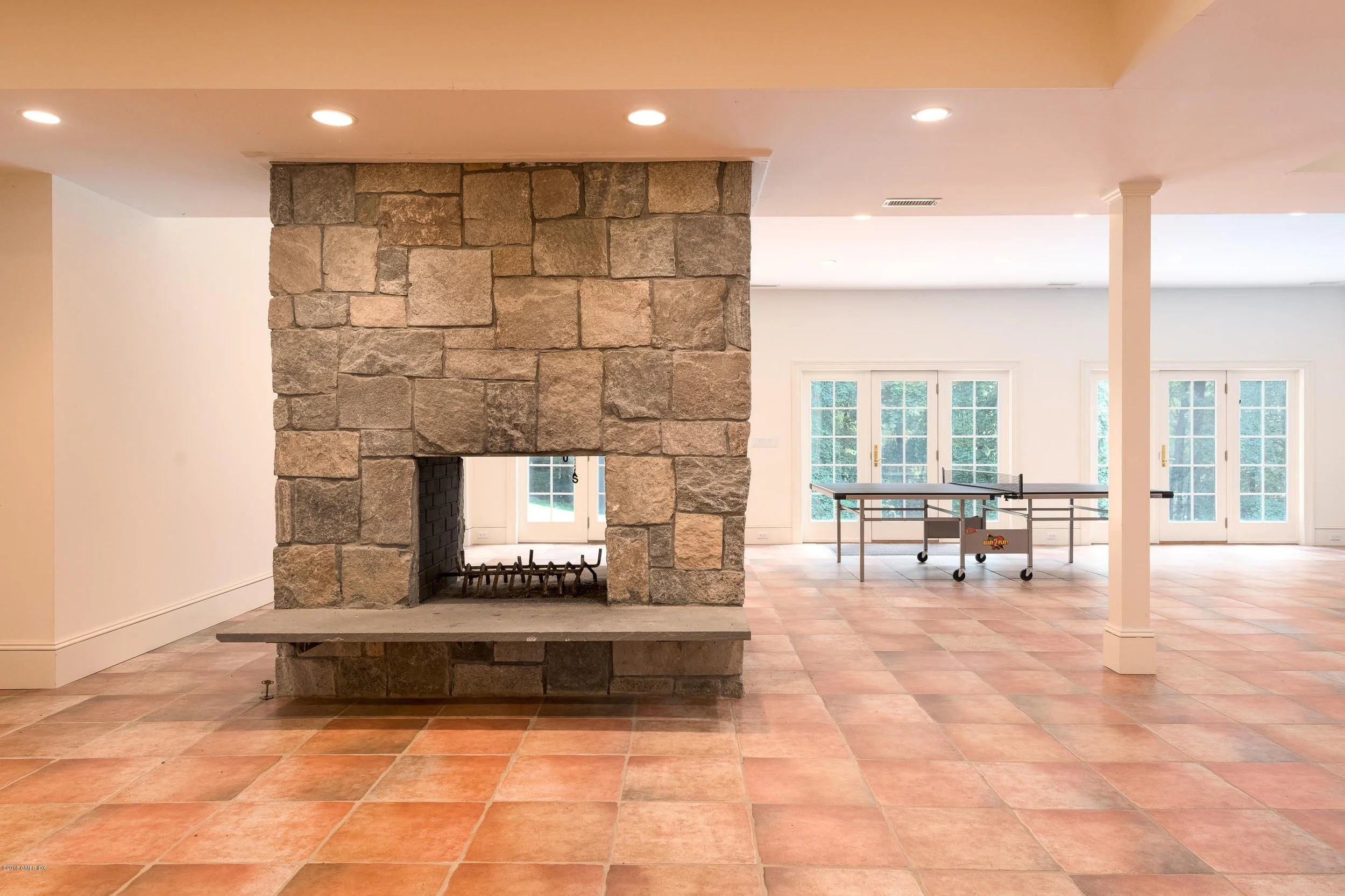 I’ve never know one of these see through double fireplaces to draw worth a damn; perhaps this is the exception