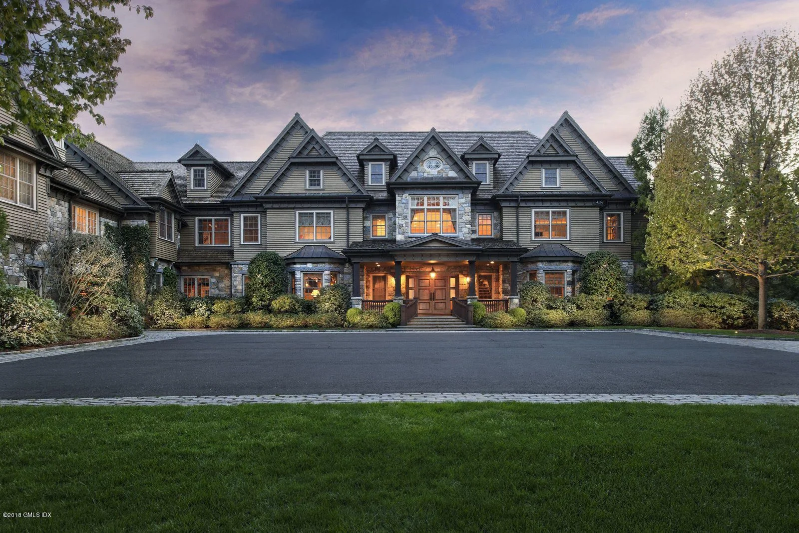 The Kinkaid look or not, no one seems to desire 12,000 sq.feet of house up near the Banksville border
