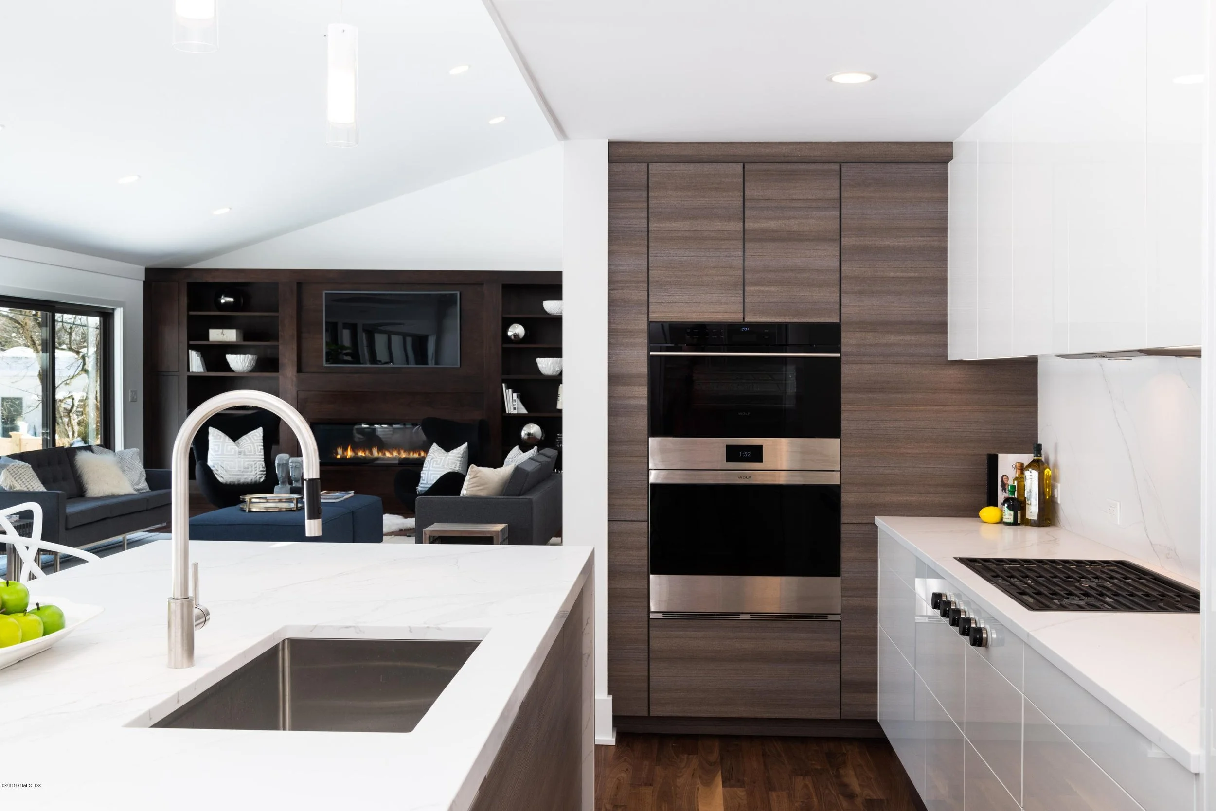 And a ship’s galley kitchen adds that nautical feel
