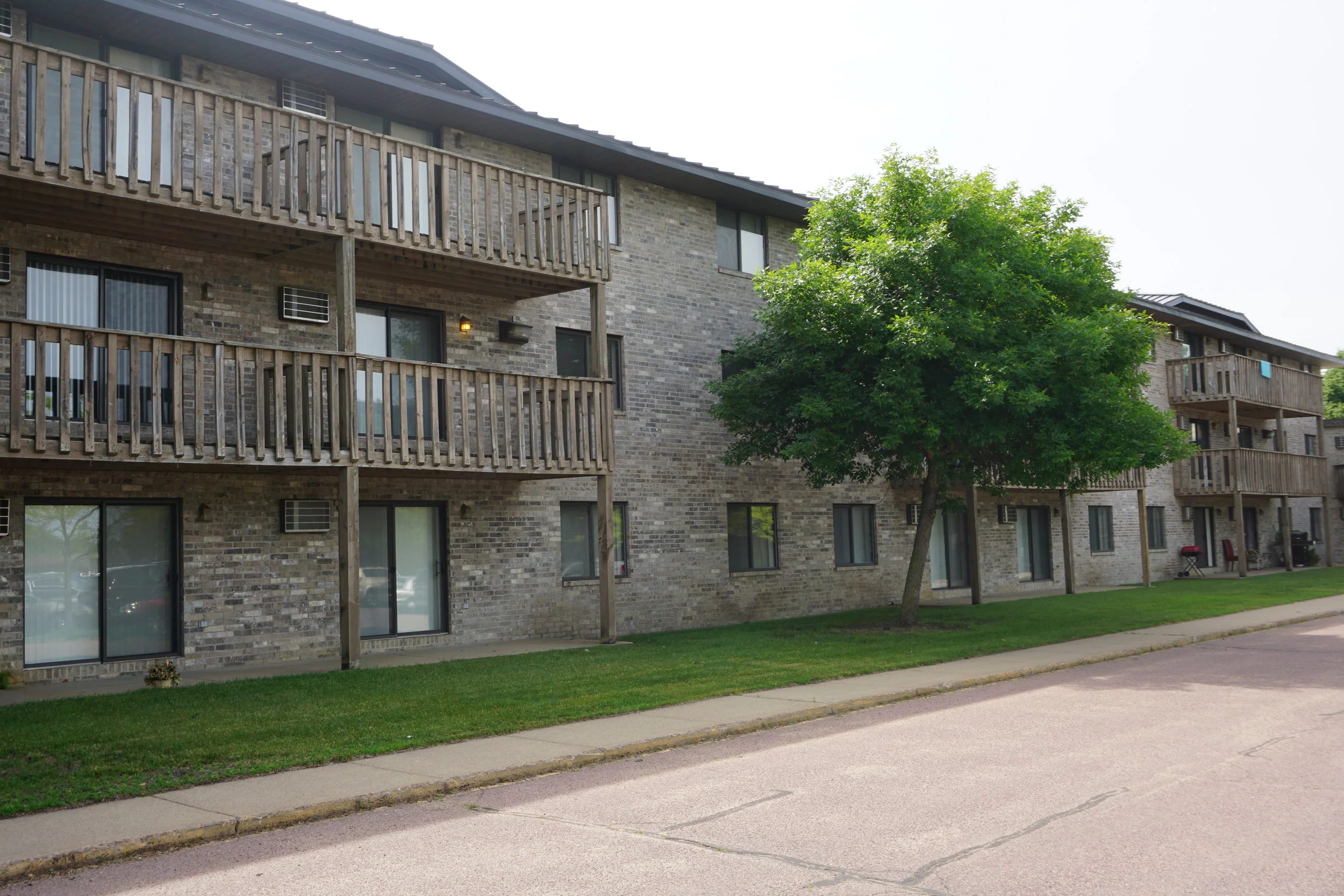 Holly 100 Babinski Properties