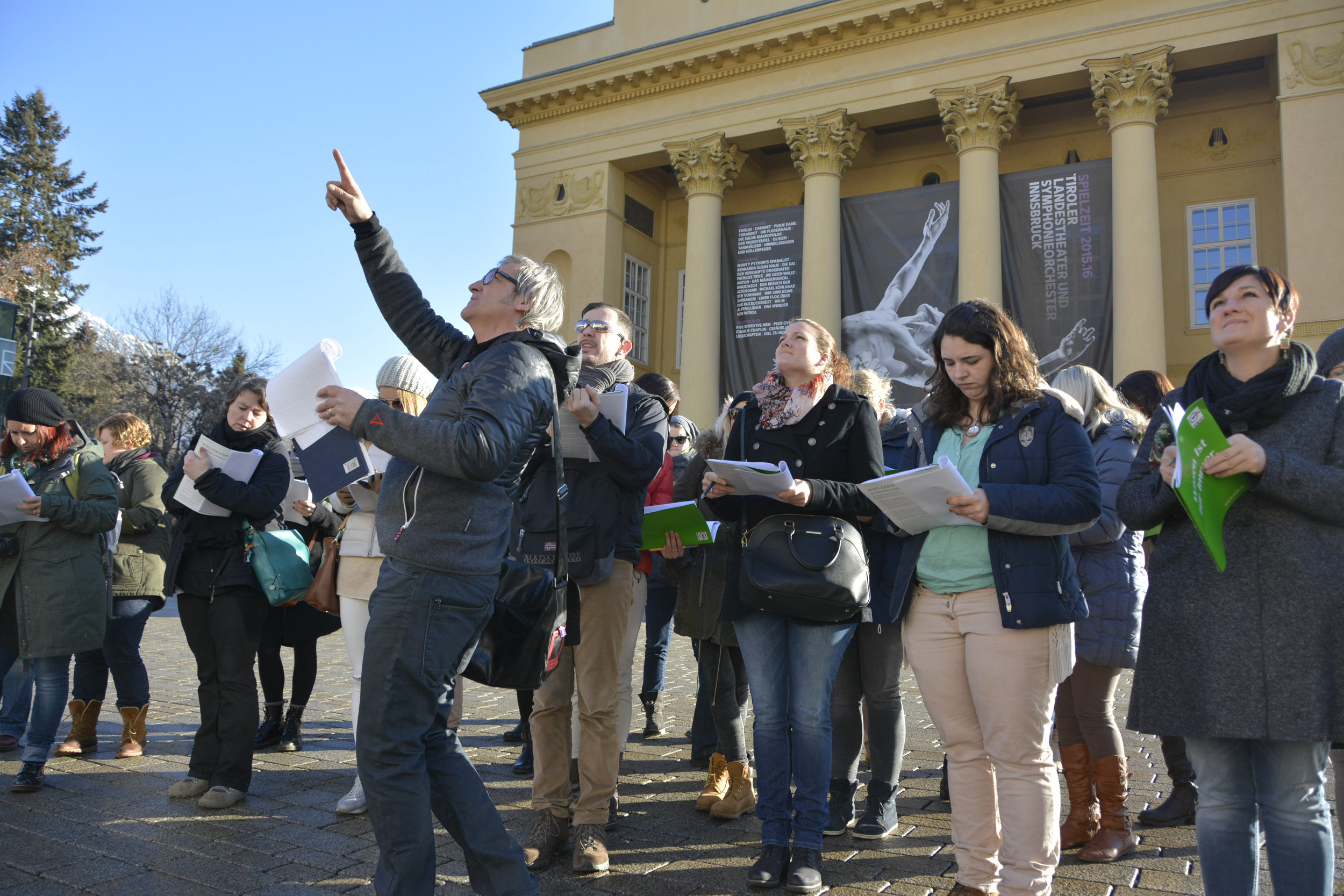 Theater zeigen.jpg