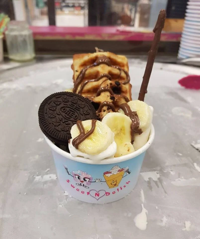 Sweet 'n' Delish Sweet n Delish will be serving up rolled ice cream with your favourite treats and a little something else - hot WAFFLES! https://www.facebook.com/sweetndelishuk/