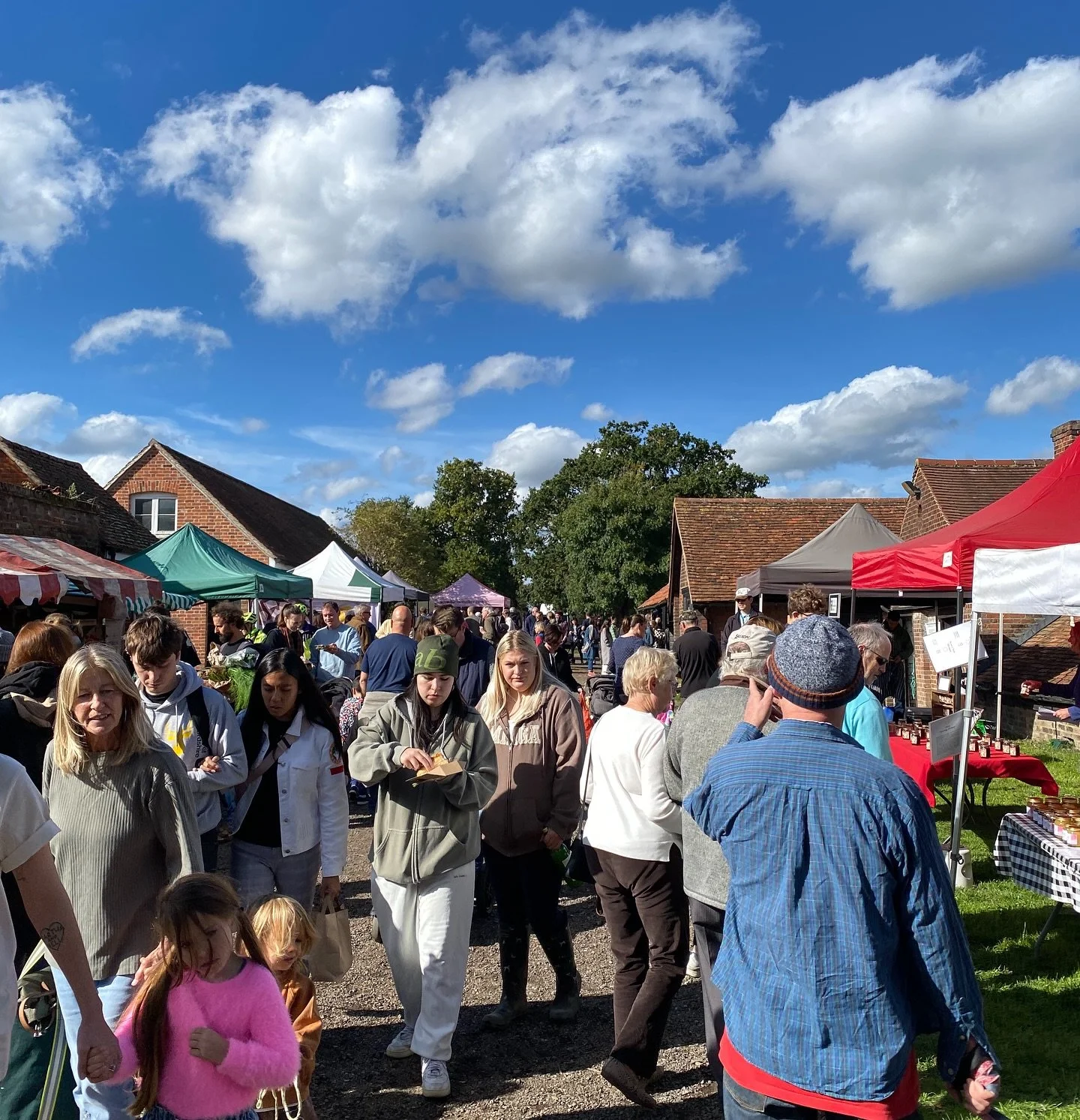 🐑 A great day out for the family this Sunday at Forty Hall Farmers&rsquo; Market! 🐖 

Join us @fortyhallfarm @fortyhall for good food, local produce, plants and good vibes ! 

FREE ENTRY
*30+ stalls 
* Stock up on seasonal produce, artisan crafts
*