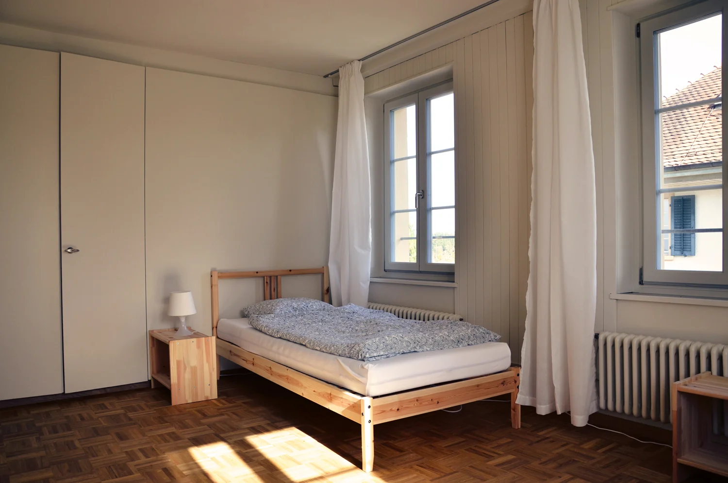 DIe Standardzimmer sind praktisch und gemütlich.