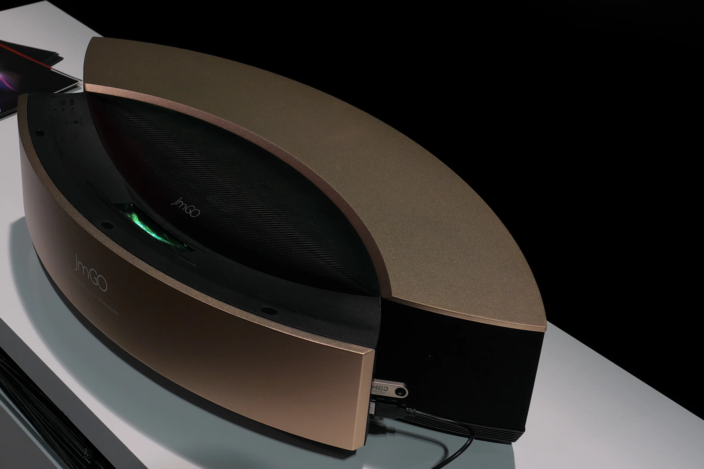 The JMGO S1 Pro's sleek design and beautiful rose gold finish