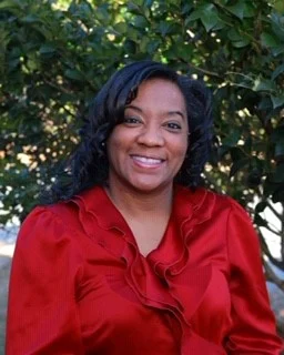 Vonne M.jpg