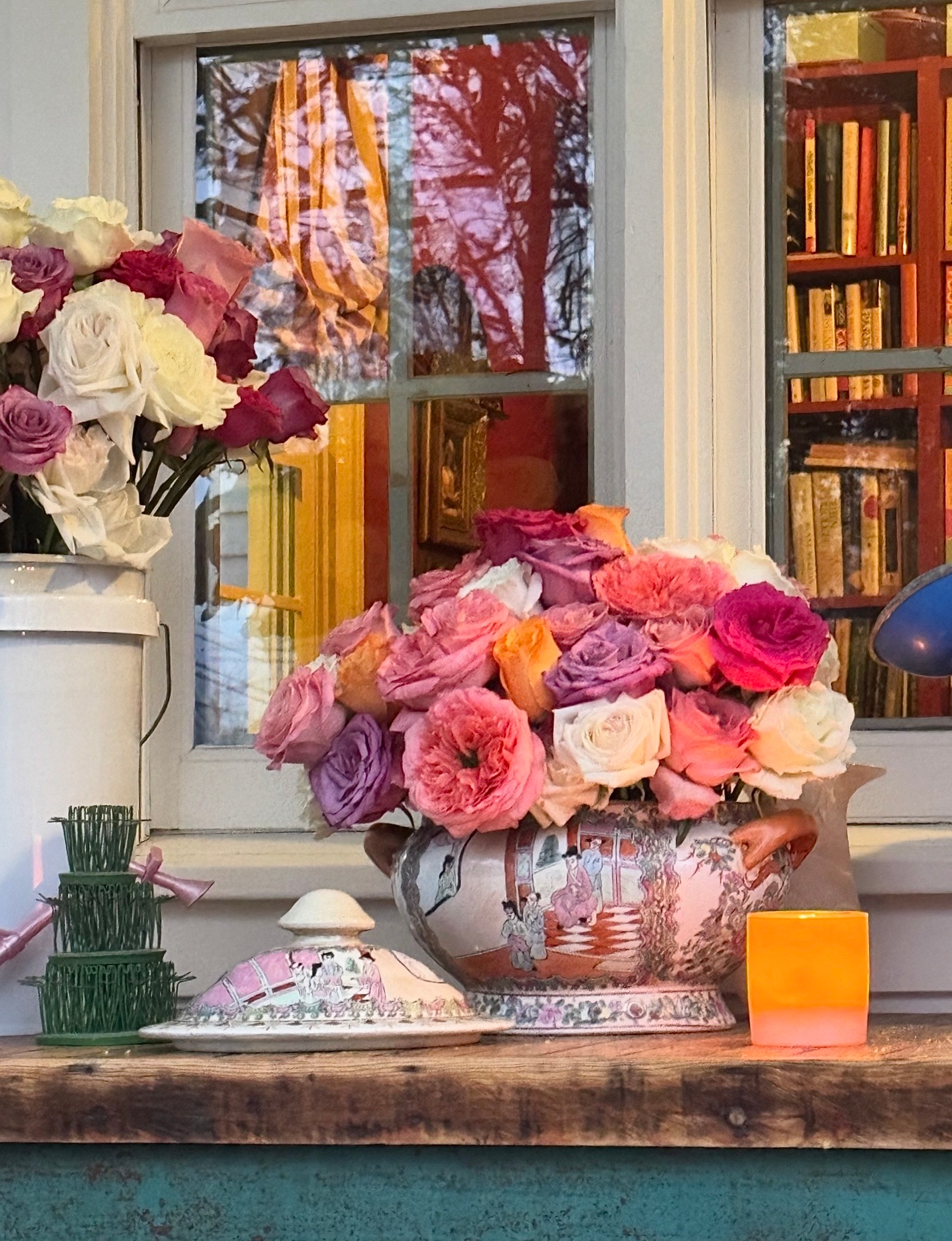 Roses floral centerpiece