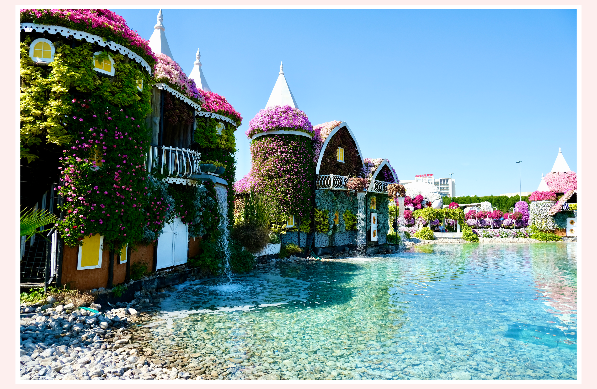 Lake Park at Dubai Miracle Garden