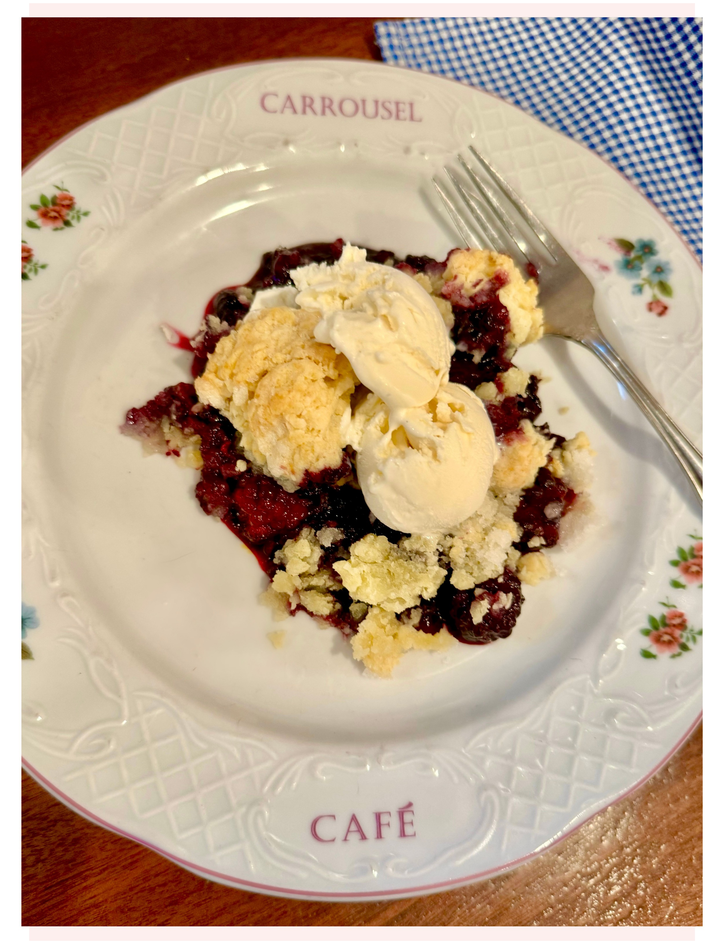 berry cake with vanilla ice cream
