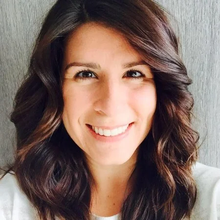 Stefanie Genauer Headshot.jpg
