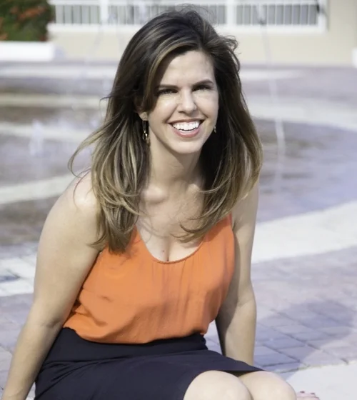 Julia Brown Headshot.jpg
