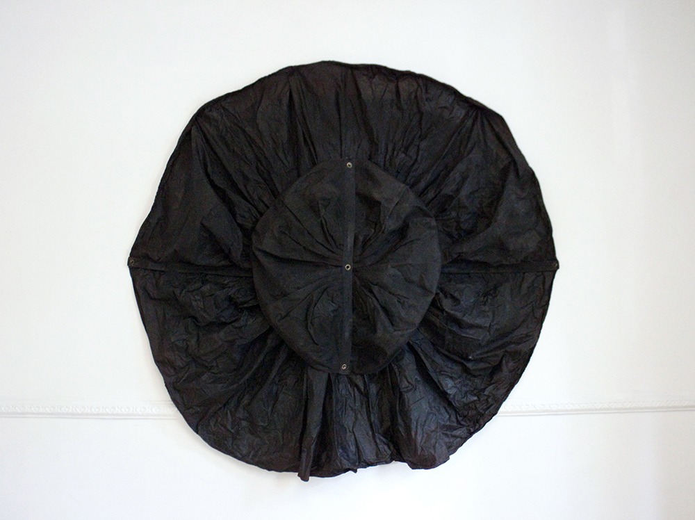 Untitled (You’re not thinking. You never do’) Oil on cotton 6ft diameter/ 182.88 diametro 2019 Emergent Matter curated by Nilay Lawson Garash Galerie http://www.clasicodmx.mx/emergent-matter-nilay-lawson/?fbclid=IwAR11oaodWGwEkc3-aOFHVmKpkfmM7dDccFI192AaQiEAJdQxR_RU8n4Odu8