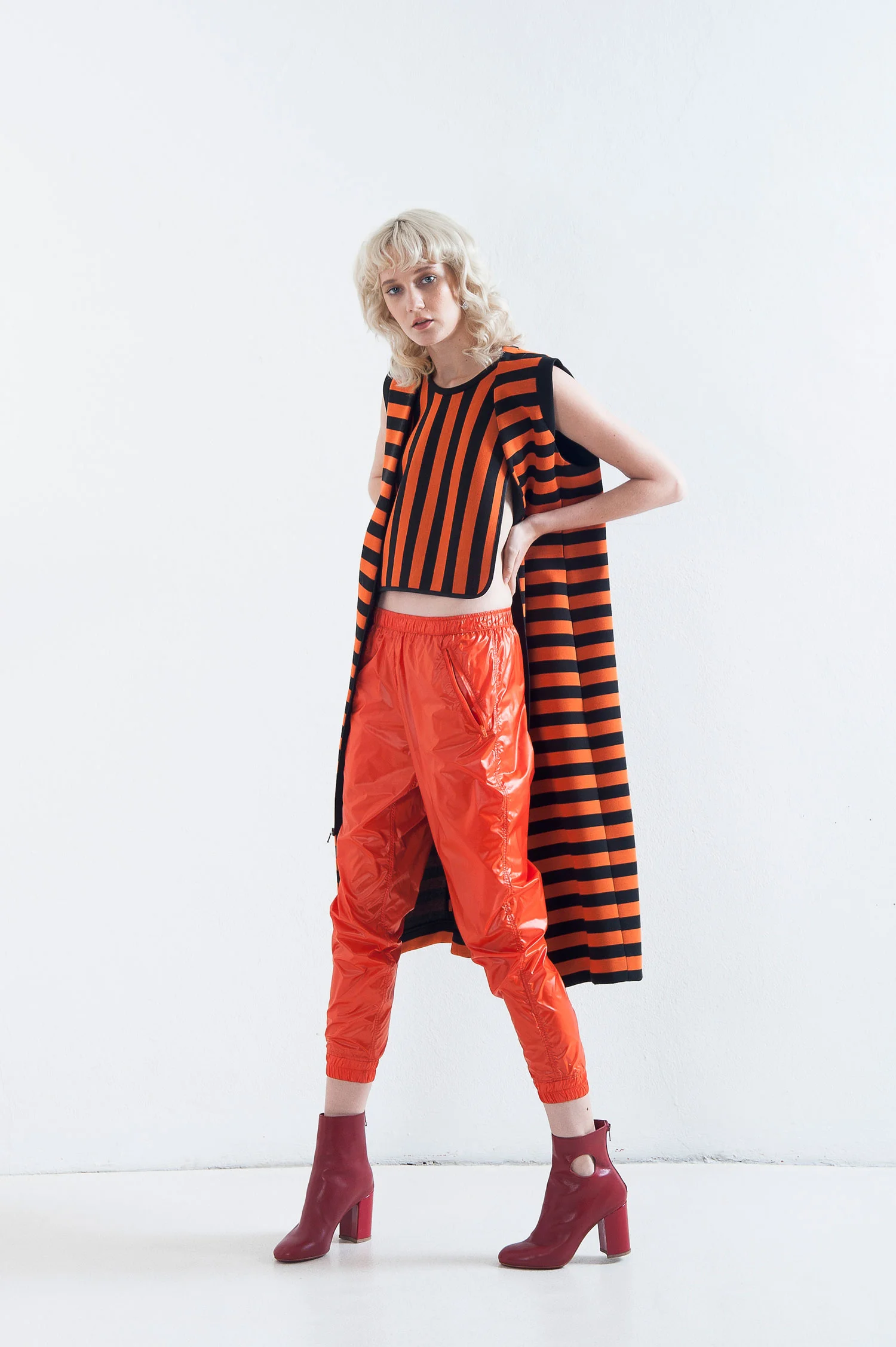LOOK 27