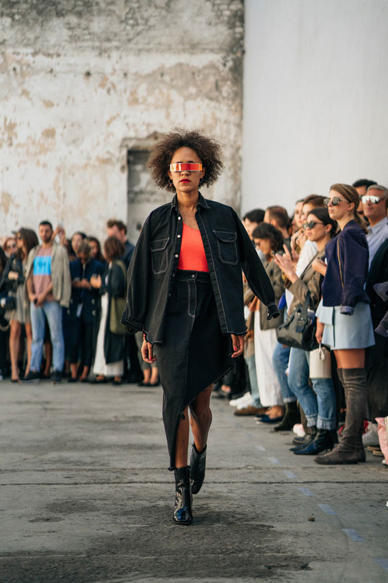 LOOK 19