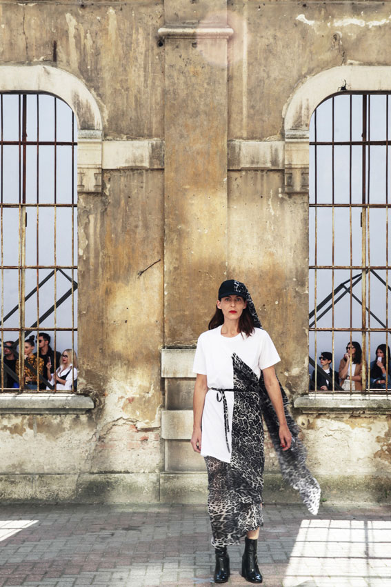 LOOK 24