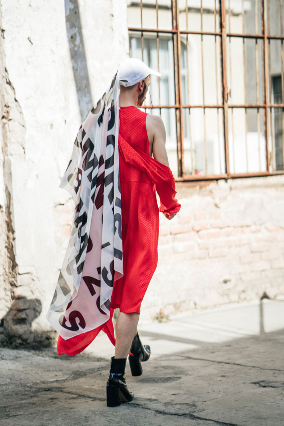 LOOK 28