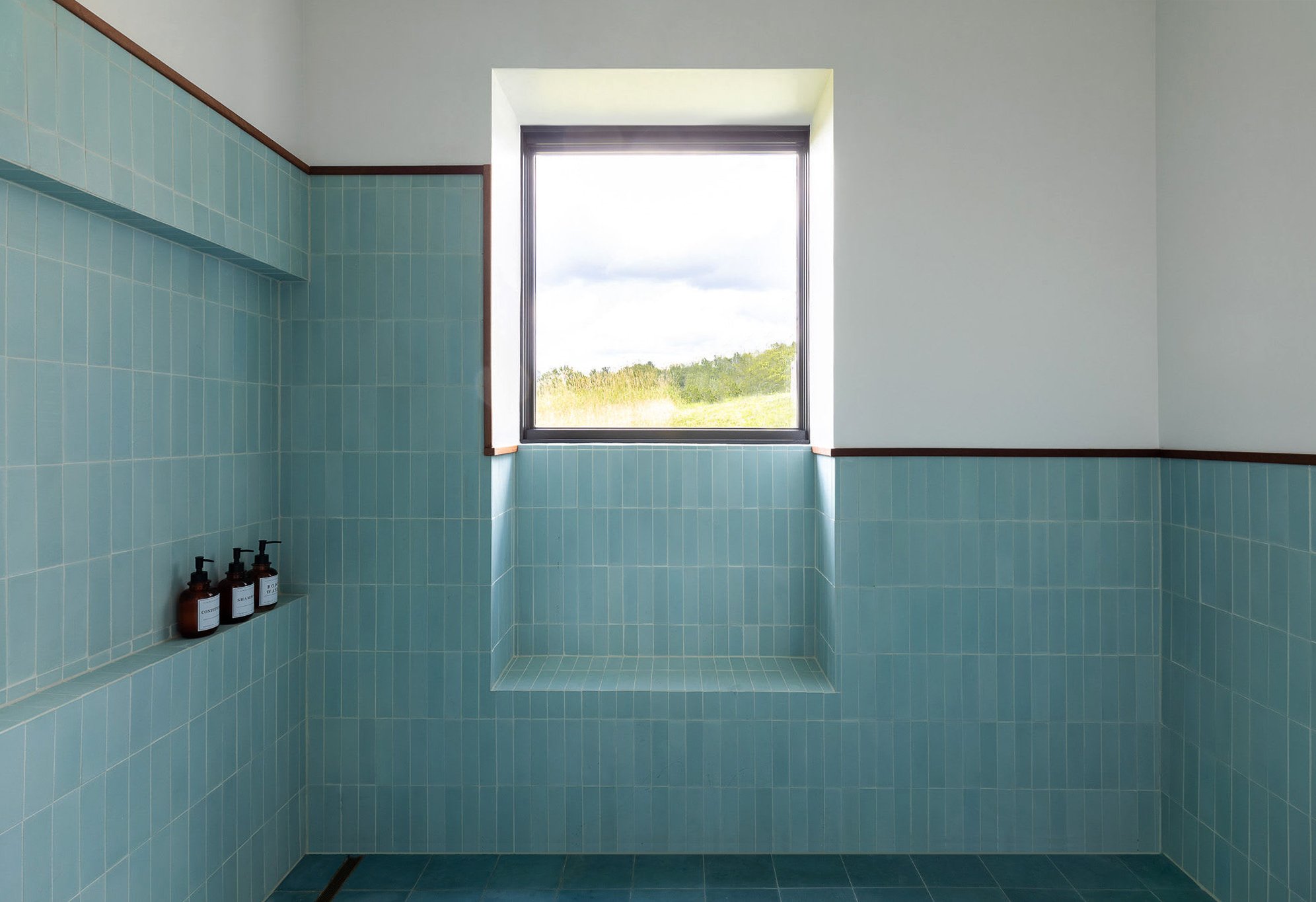34 - Downstairs Bath.jpg