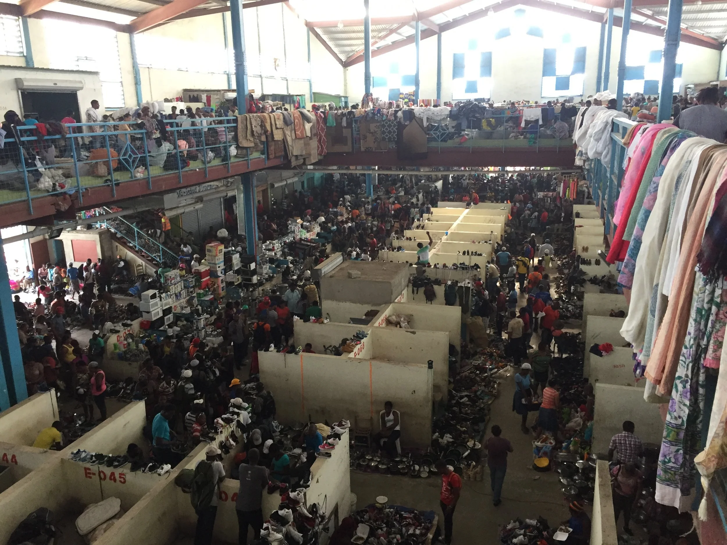  Top view of the market in Dajabon, DR 