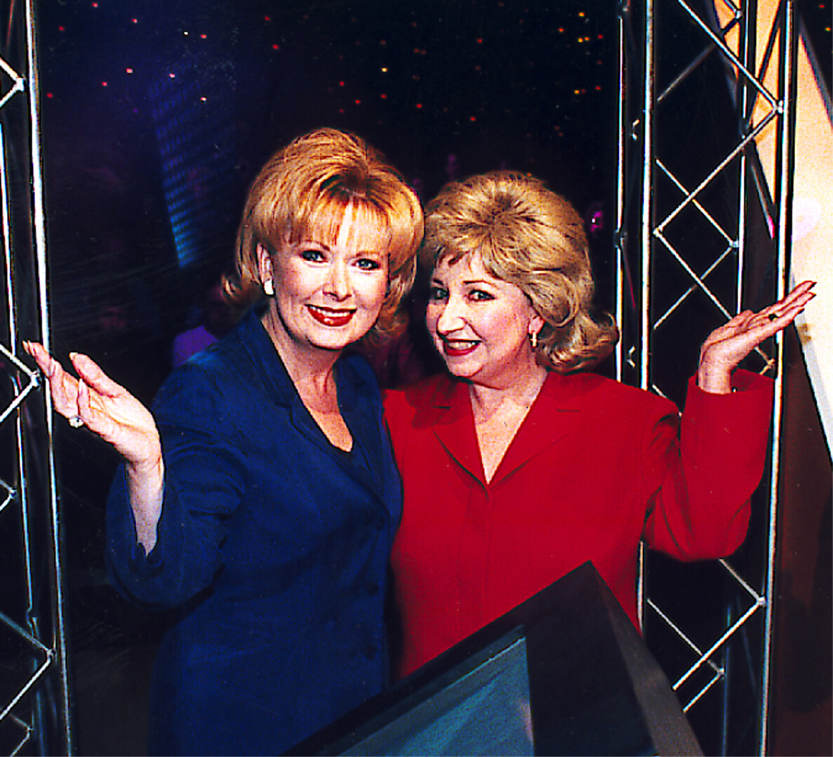 2001 - The real Pamela Wallin and Luba Goy as Pamela Wallin.jpg