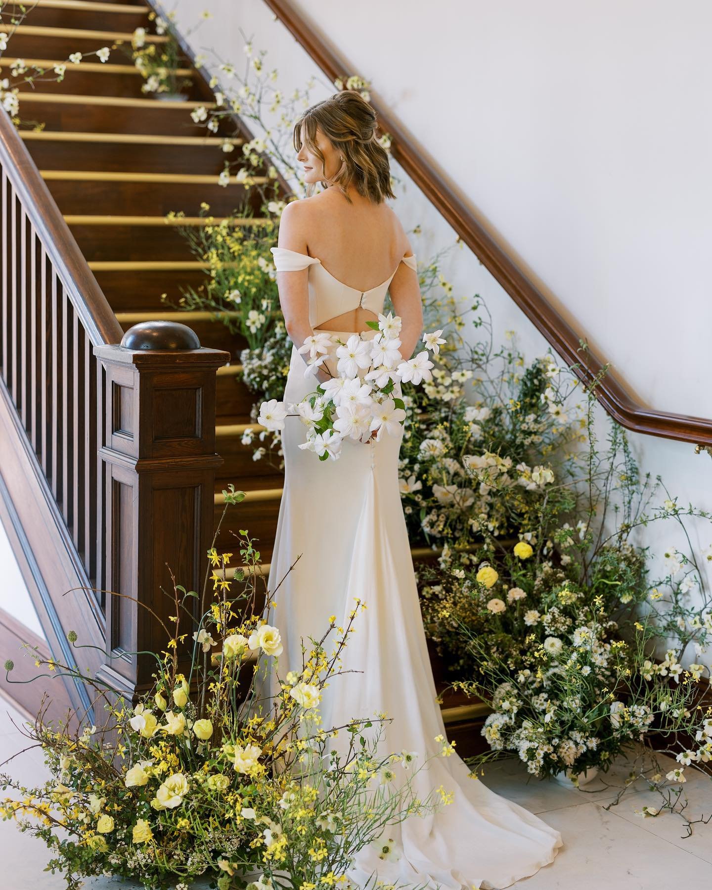Spring in full bloom 🌼

Once again, 10 photos is never enough but especially when it comes to this spring lovers dream!! 
Here&rsquo;s just a little peek at a beautiful day with a few of my very talented friends. 

Venue: @1908grand 
Florals + Desig