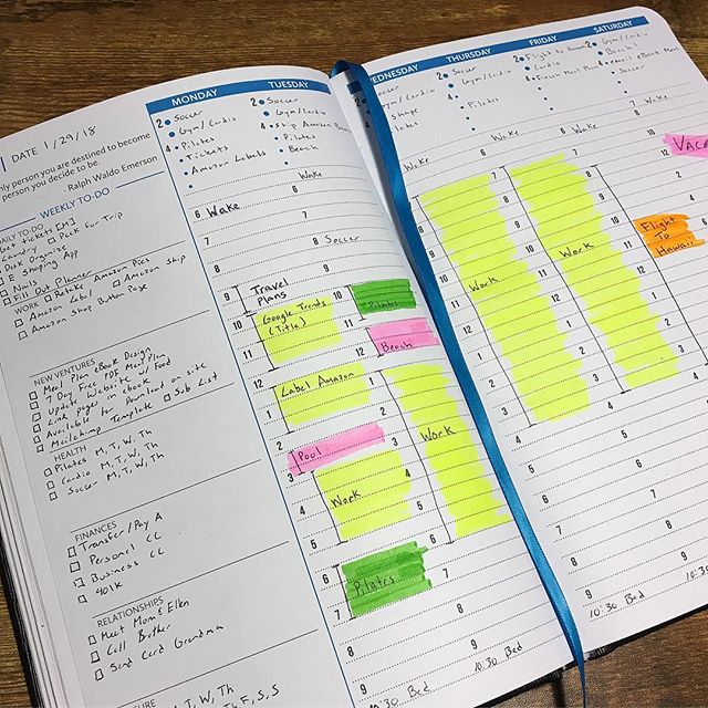 ✨Happy Monday! ✨Can your planner do this?!?! Life is a blank slate! Fill your day, week, life with everything you can! 
Can your planner track your whole weekly and daily schedule?  Oh and did you notice... you can actual break up your weekly tasks i