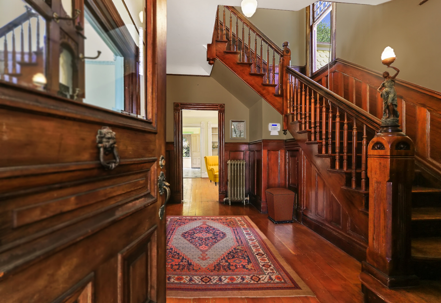 •19th_Foyer_BANNER_2.jpg