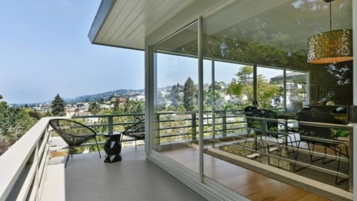 5206 Harbord Drive, Oakland Listed for $1,850,000 | 3 offers REPRESENTED THE SELLER: www.5206Harbord.com
