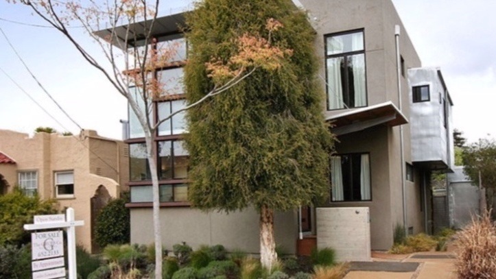 1147 Camelia Street, Berkeley Listed for $1,225,000 | 4 offers REPRESENTED THE SELLER: www.1147Camelia.com