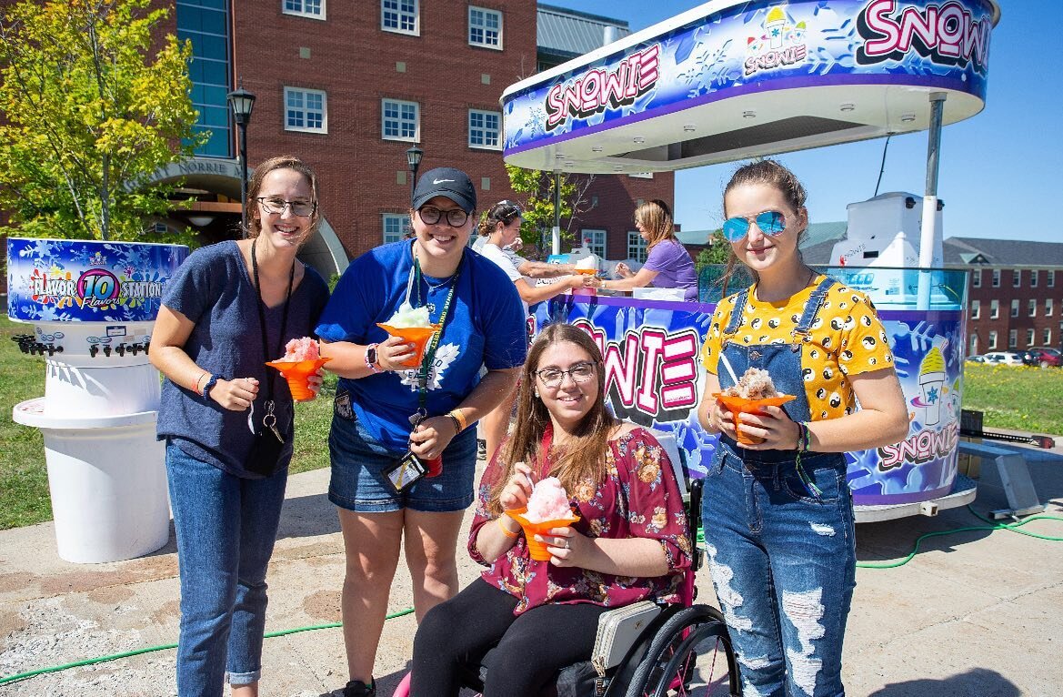 We are just two weeks away from #stuwelcomeweek! ⏱&nbsp;
&nbsp;
What is Welcome Week?&nbsp;
👉Welcome Week is an annual experience for St. Thomas University&rsquo;s incoming class, designed to help new students gain familiarity with campus and have a