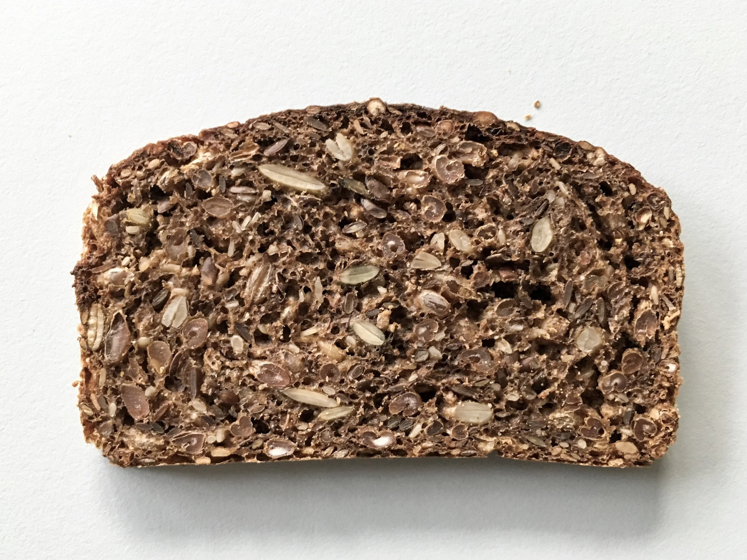 Rugbrød med spirede kerner