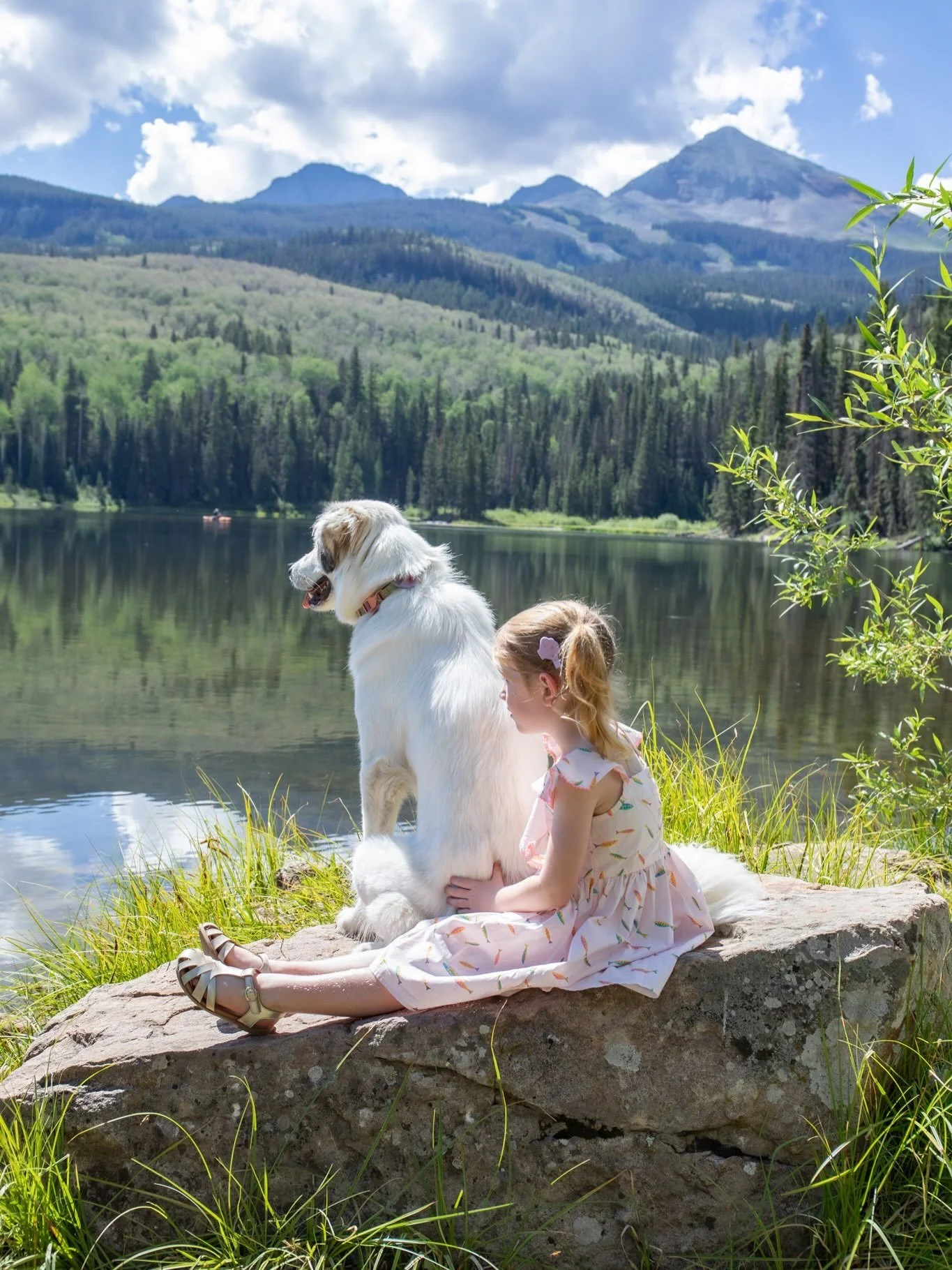 Just a girl and her dog in Telluride 🫶🏻

Motherhood is such a crazy journey. For me, one of the best parts has been meeting other moms who are going through the same shit, becoming best friends, and having our kids become best friends too. 
Communi