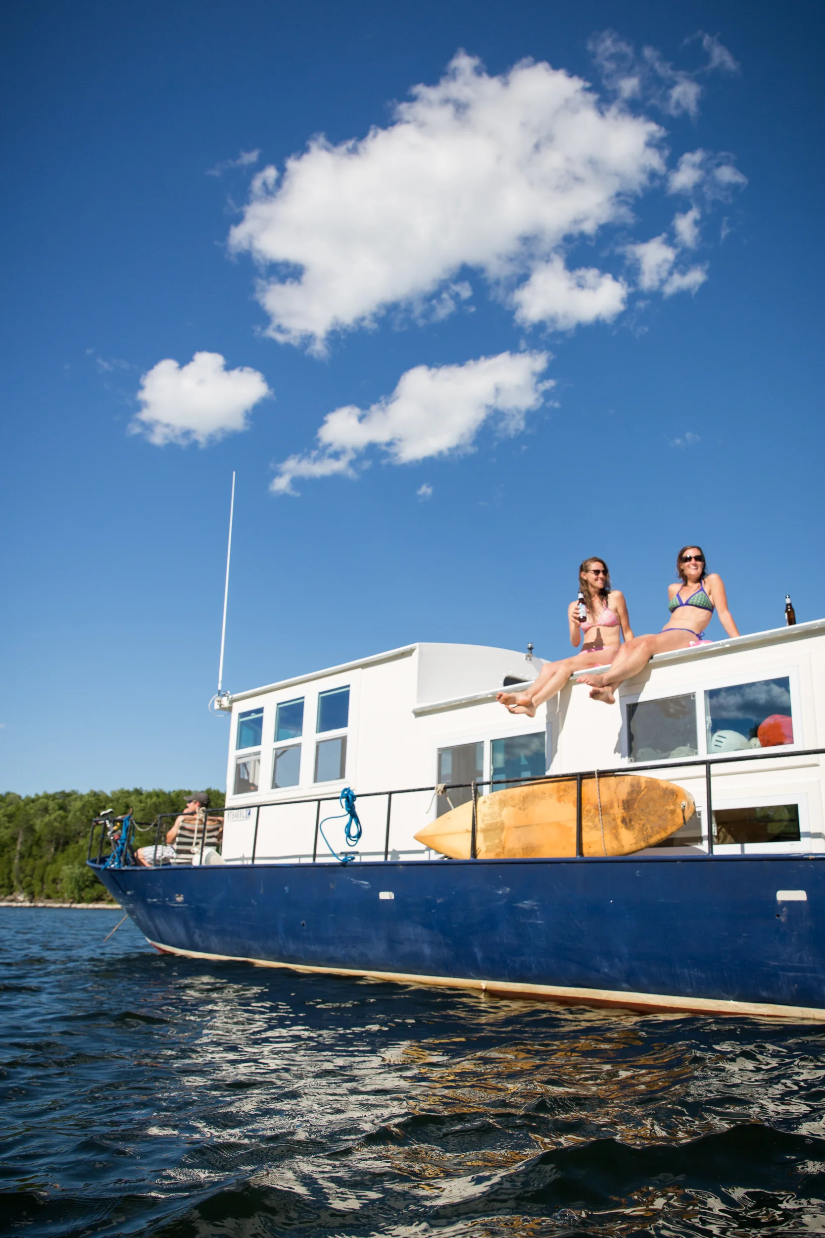 LOG_YankeeHouseBoat_Website_011.jpg