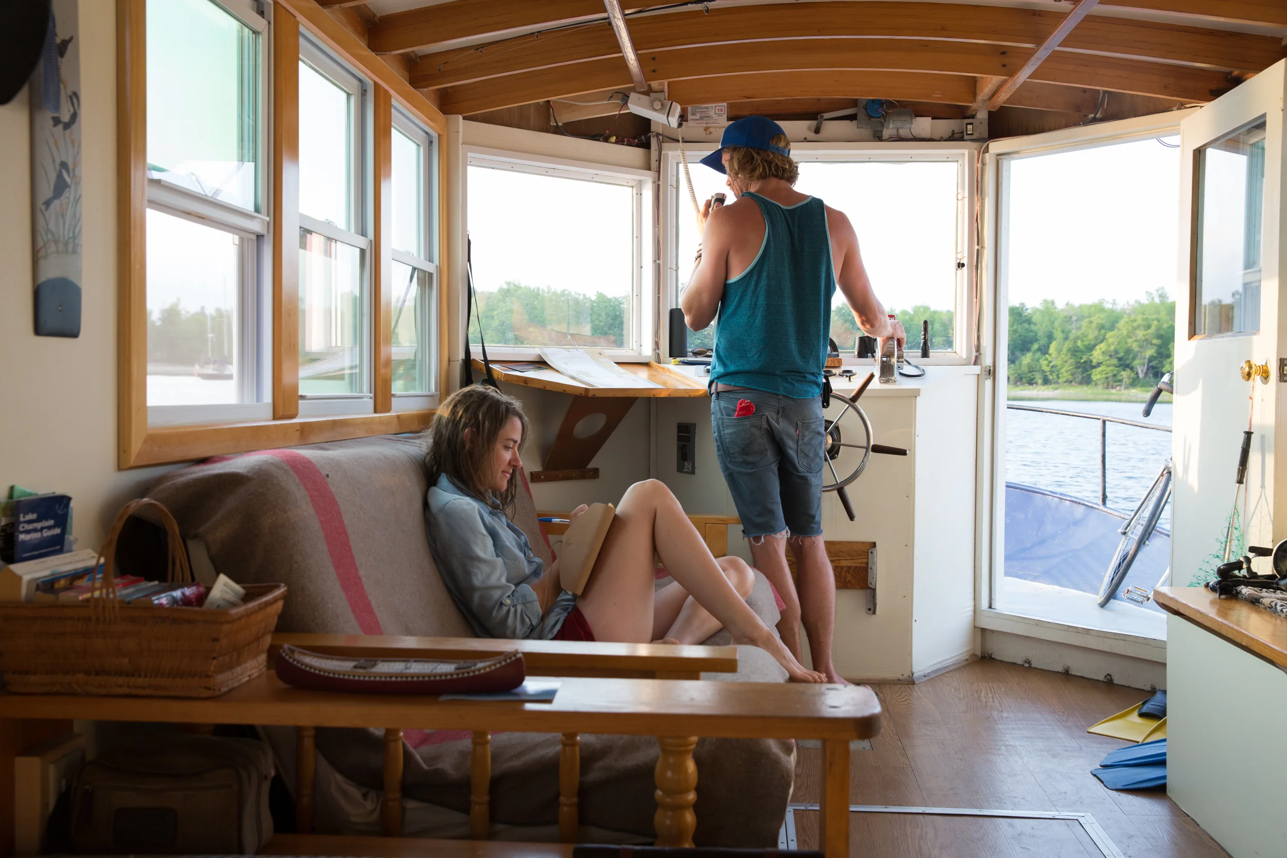 LOG_YankeeHouseBoat_Website_039.jpg