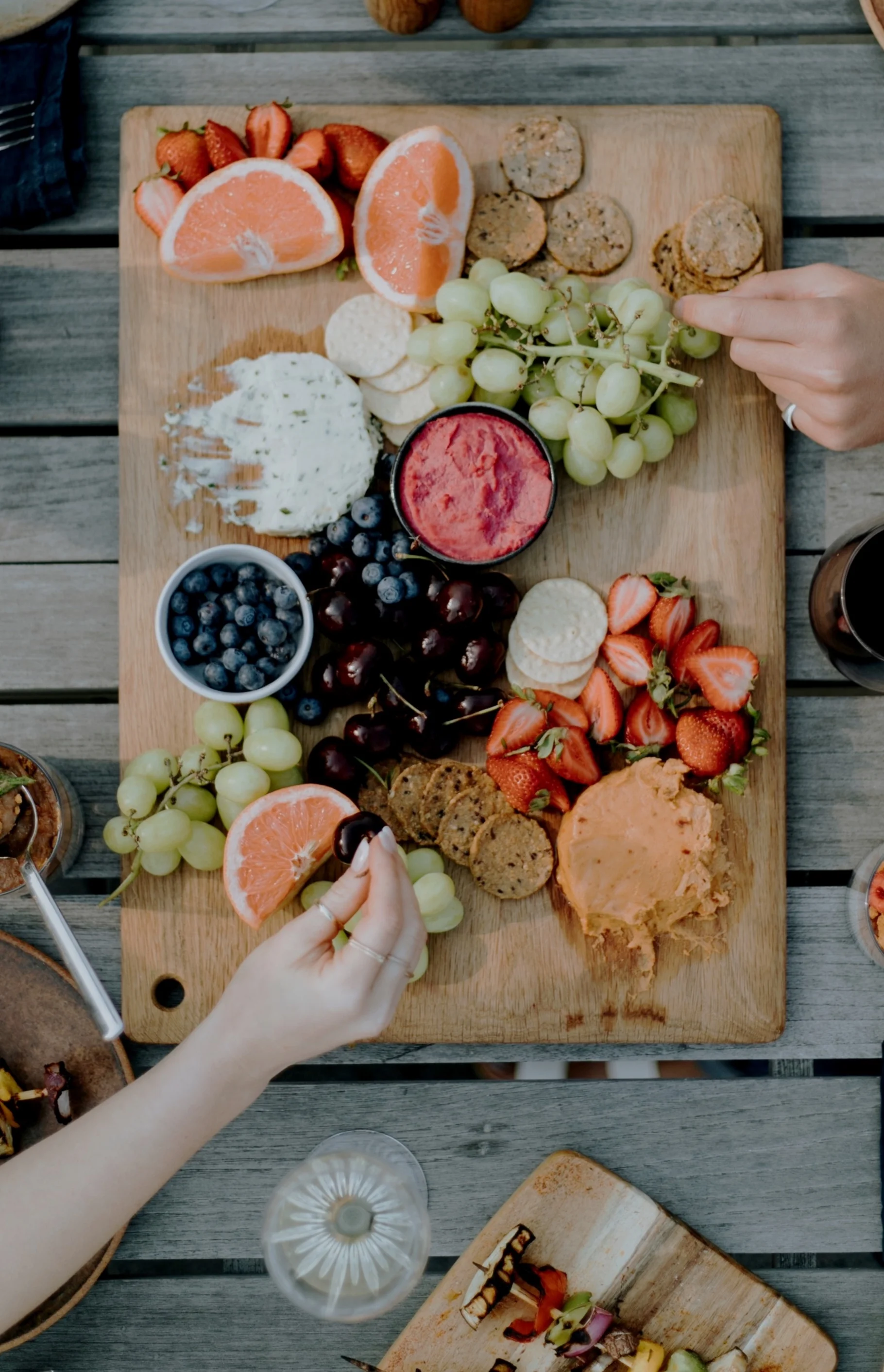 barbecue-bbq-berries-1667580.jpg