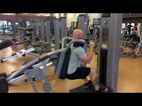 FreeMotion Squat