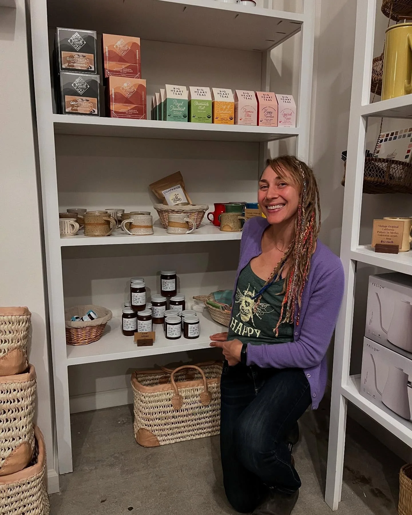 Stoked to have my honey on the shelves at @companionbakeshop now! They opened a little market/grocer next to the bakery and have a bunch of amazing local products. Head on over for some holiday shopping &amp; a delicious bite :) 
.
.
#santacruzbeeco 