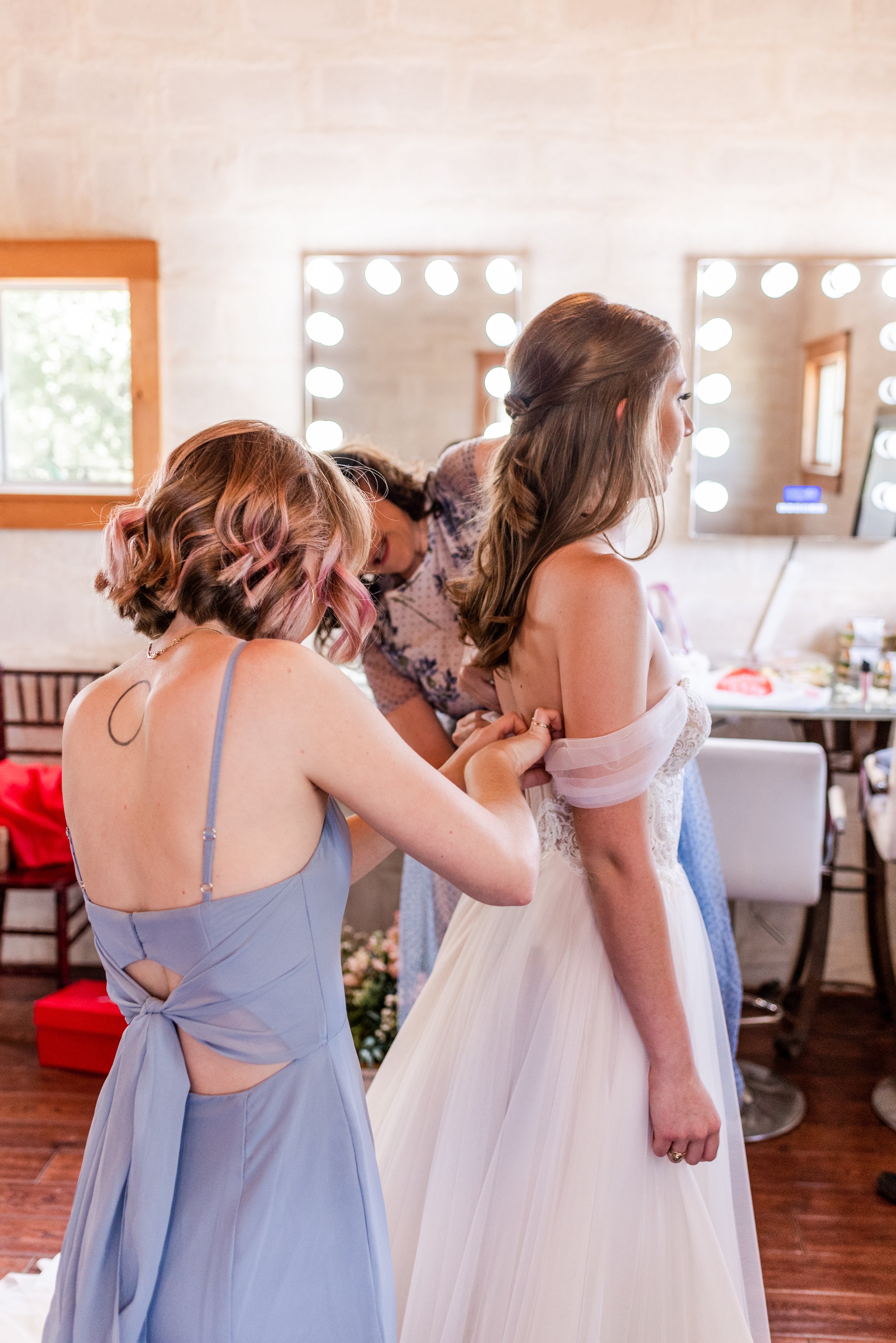 Sarah+Mike_GettingReady-69 - Copy - Copy.jpg
