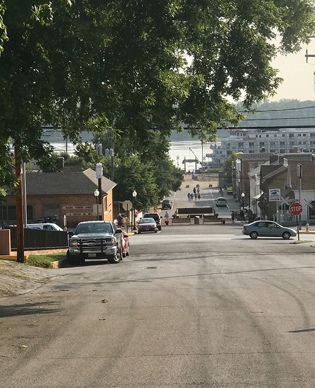 Don't miss your chance to the see some classic riverboats in Historic Hannibal this season! Here is the remaining 2018 Riverboat docking times:

10/3: 1-6p America Riverboat 
10/7: 1-6p Queen of the Mississippi
10/14: 2-6p America Riverboat
10/18: 2-