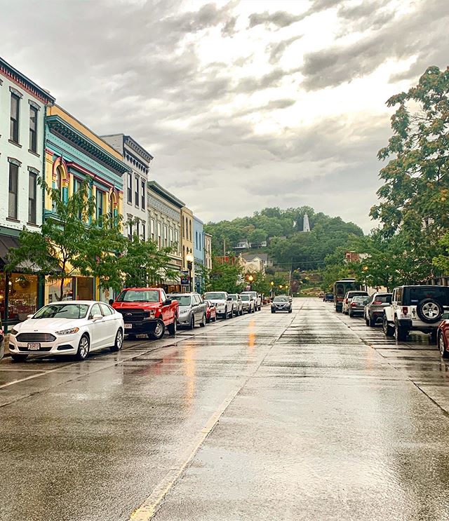 A clean and crisp rainy morning in #historichannibal. Days like this make us dream of cozy sweaters, pumpkins, and strolling through festivals like the Historic Folklife Festival. Come back and visit us for some real small town fall charm!