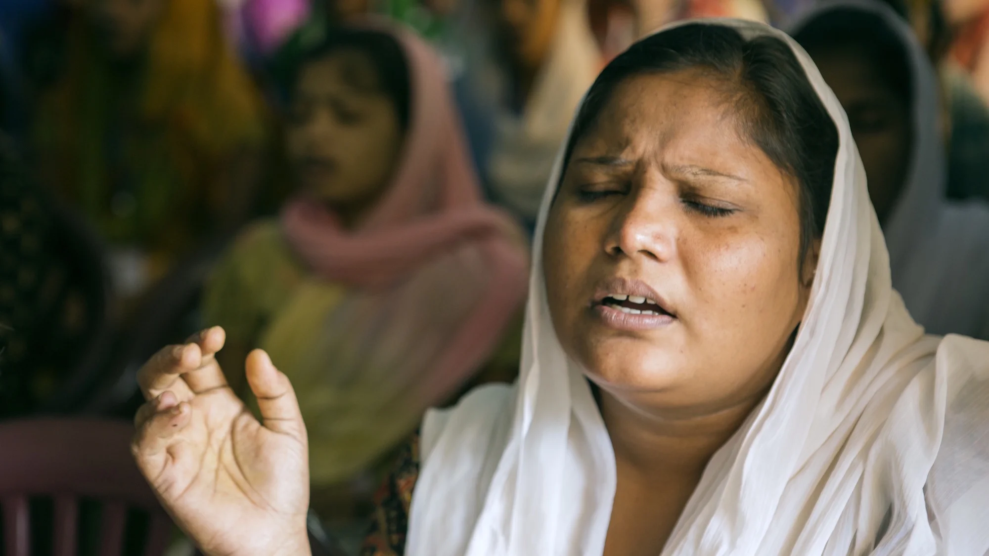 woman-praying-india.jpg