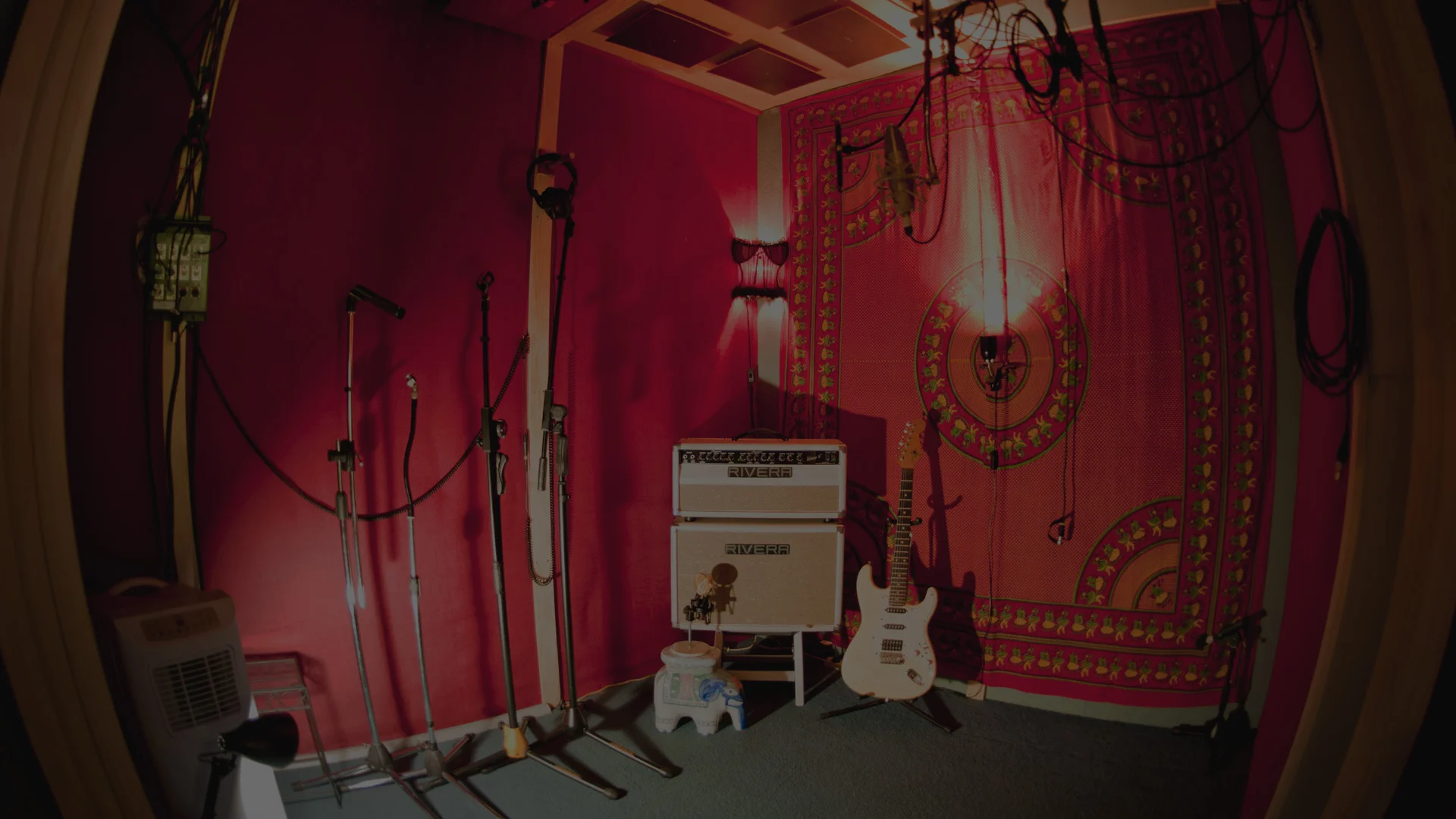 trs013-website-contact-banner1.jpg