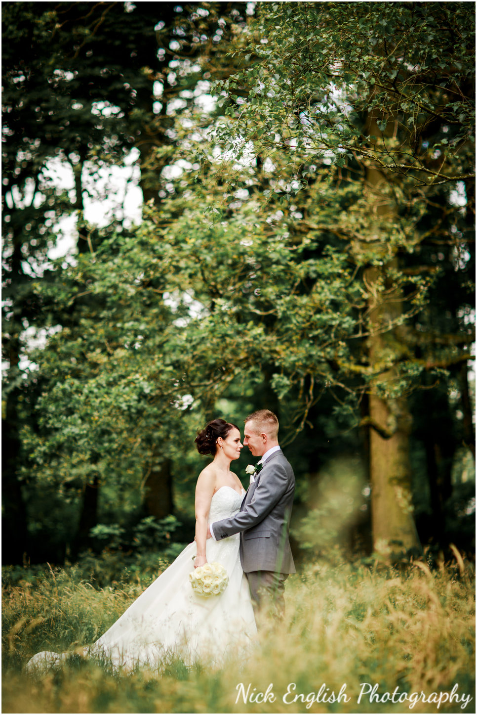 Rivington Hall Barn Wedding Photographer (137).jpg