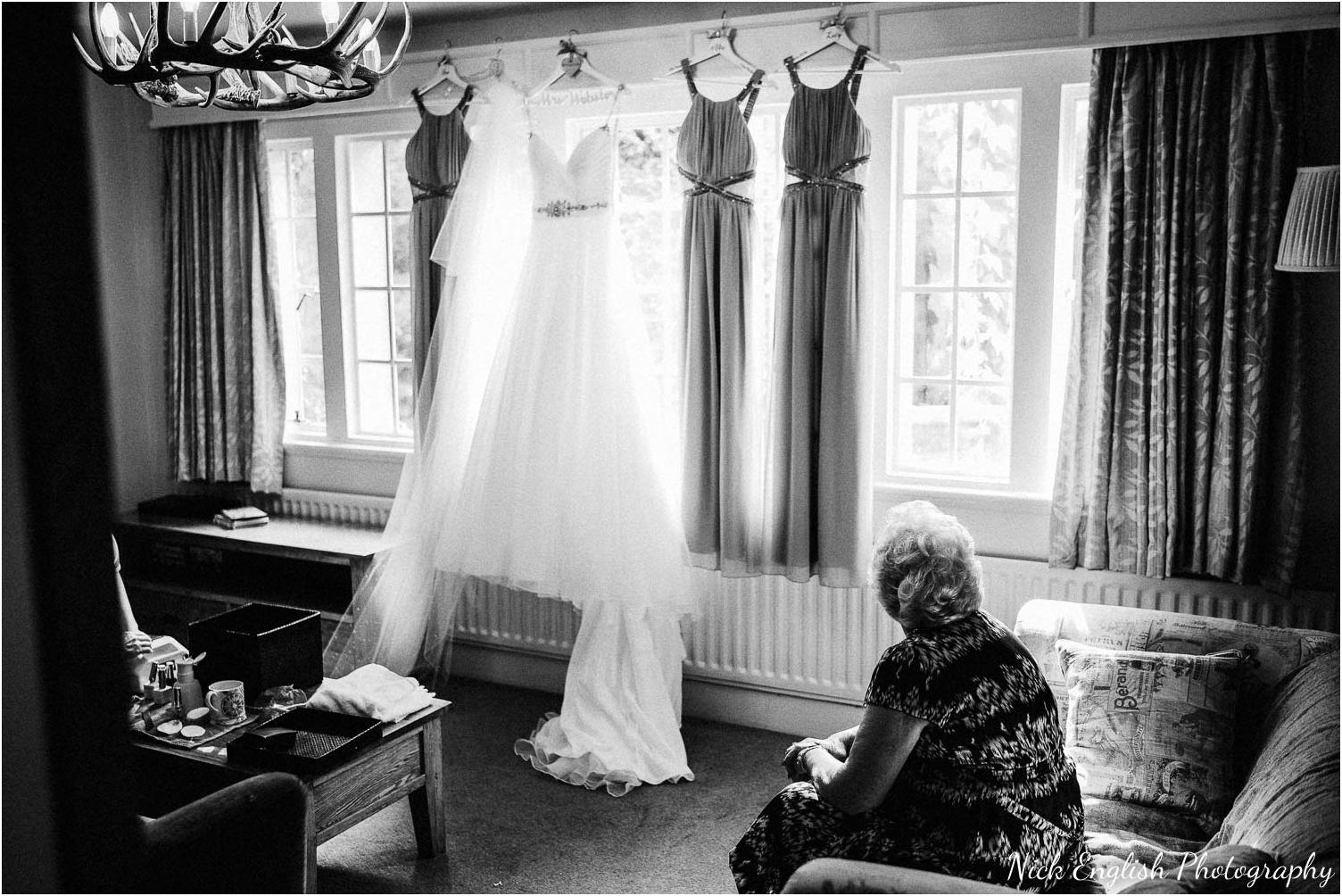 Eaves_Hall_Outdoor_Wedding-3.jpg
