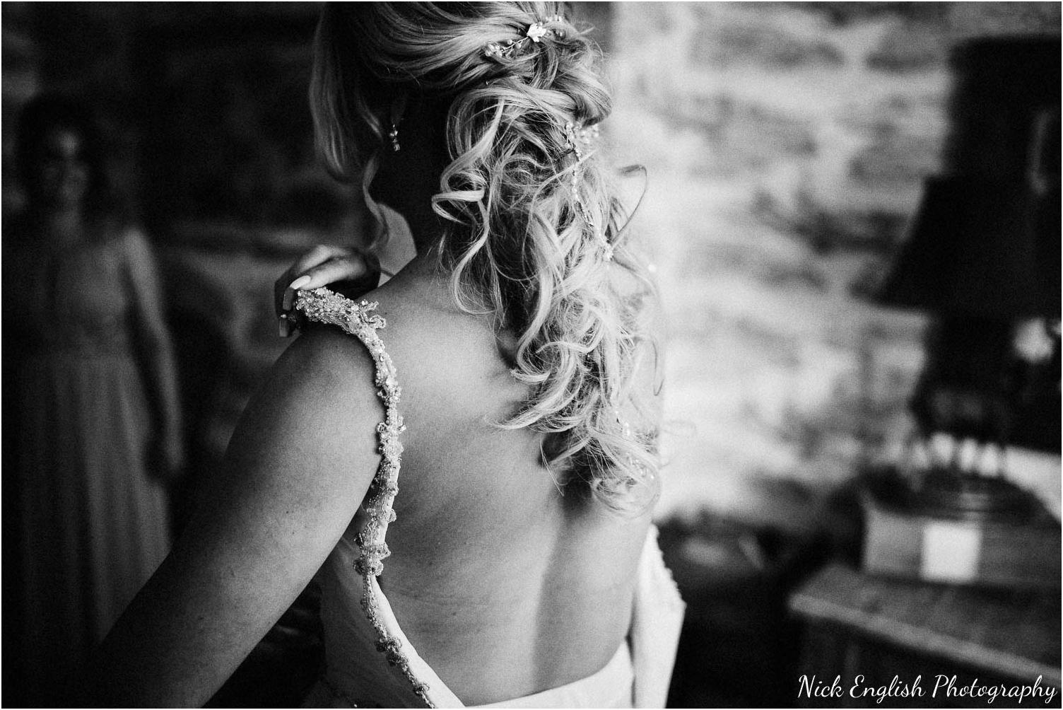 Eaves_Hall_Outdoor_Wedding-27.jpg