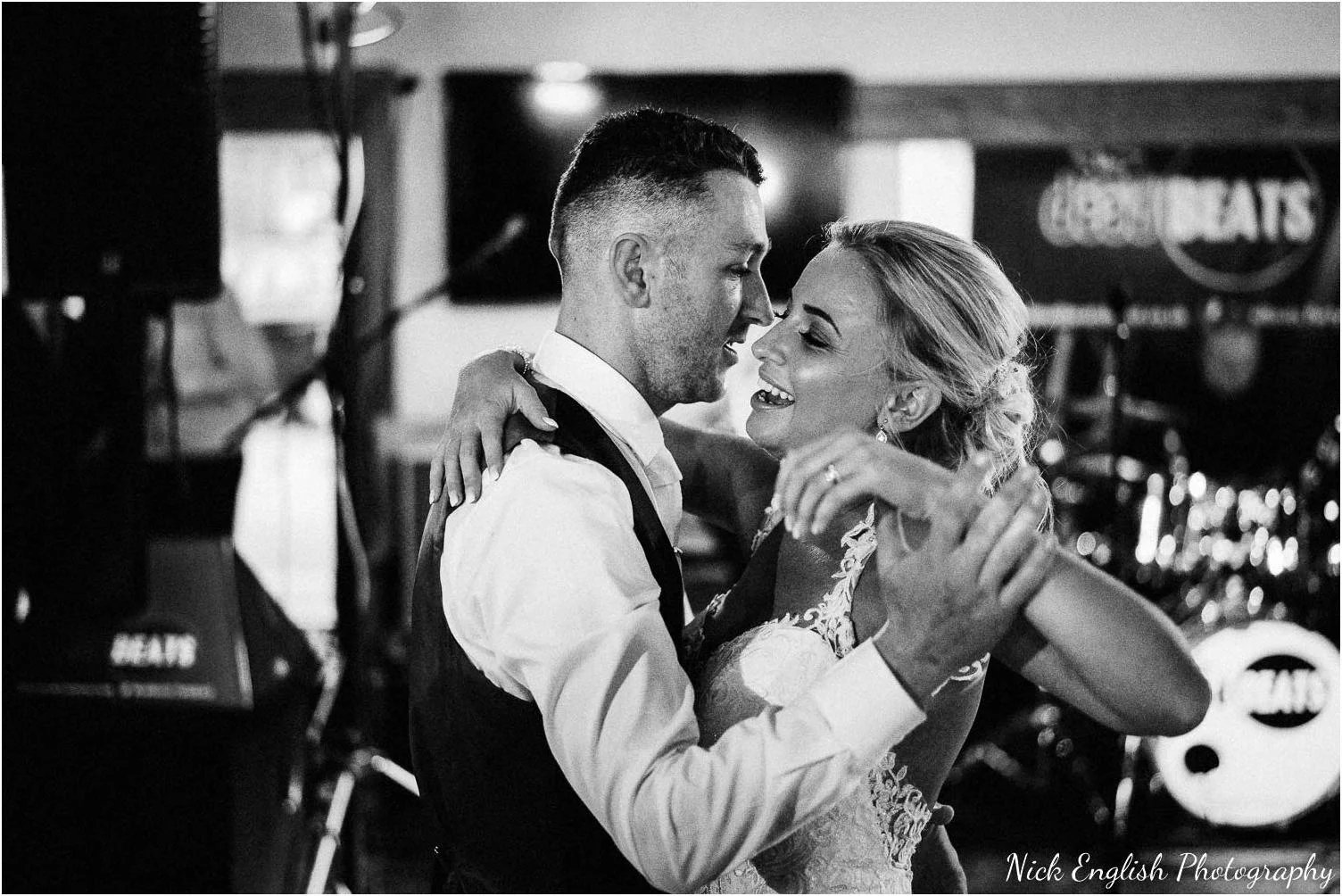 The_Inn_On_The_Lake_Wedding_Photograph-135.jpg