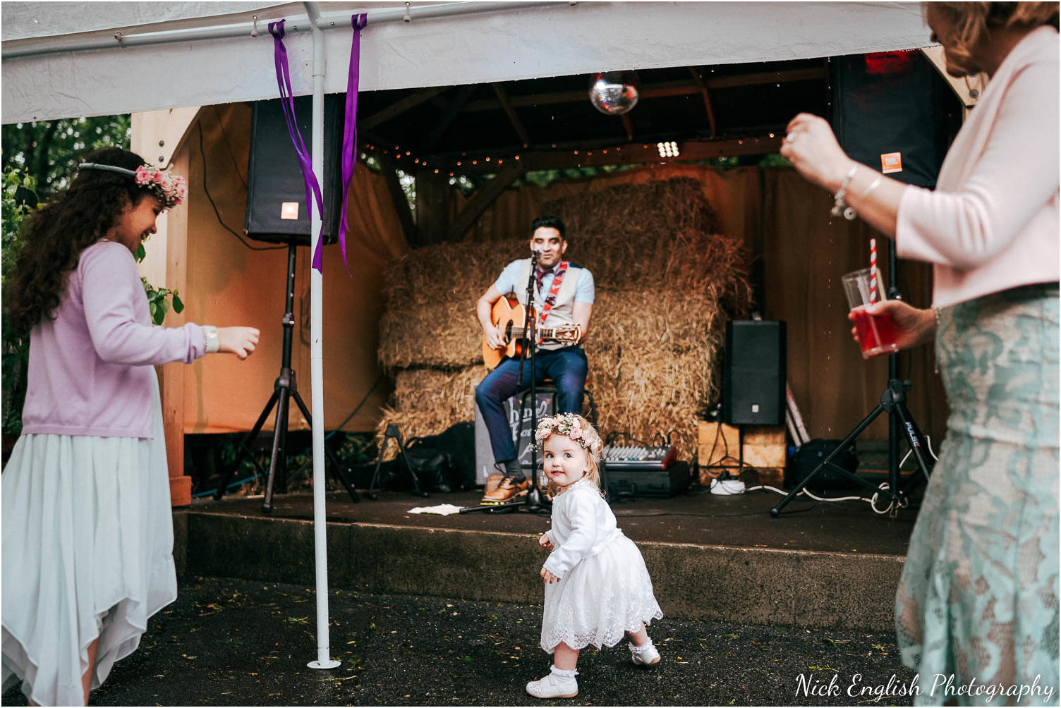 Spring_Cottage_Rivington_Lancashire_Wedding_Photographs-108.jpg